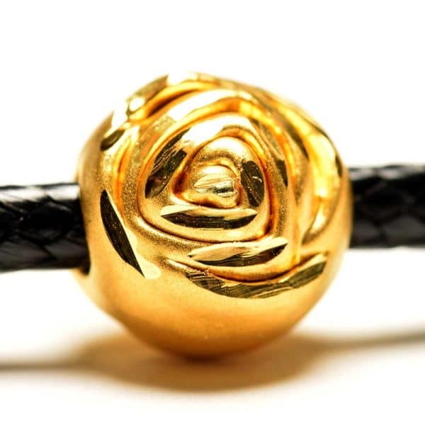 Tiaria 24K Golden Rose Small Charm 0.45 Logam Mulia Liontin Emas 24K (1)