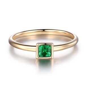 Tiaria 9K Glittering Emerald Ring